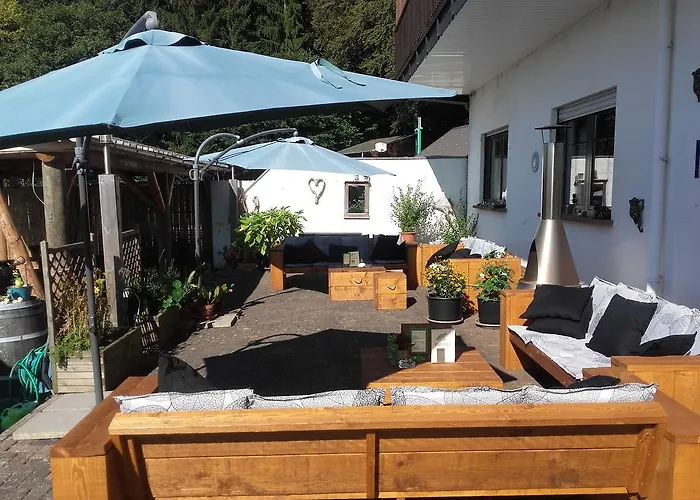 Froschloch בית הארחה