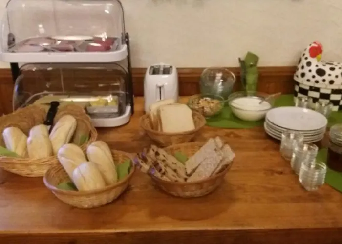 Froschloch בית הארחה